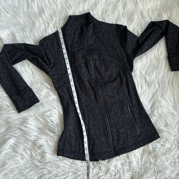 Lululemon Define Jacket *Luxtreme Size 6 - Picture 11 of 11